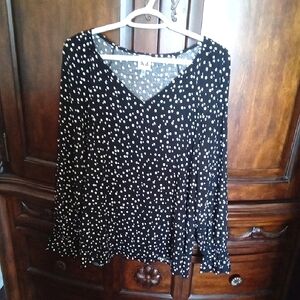 ANNE KLEIN V-Neckline Black and White Polkadot Blouse with Long Sleeves